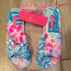 Lilly Pulitzer Floral Knot Slide Sandals 
Sea Glass Rainforest Retreat